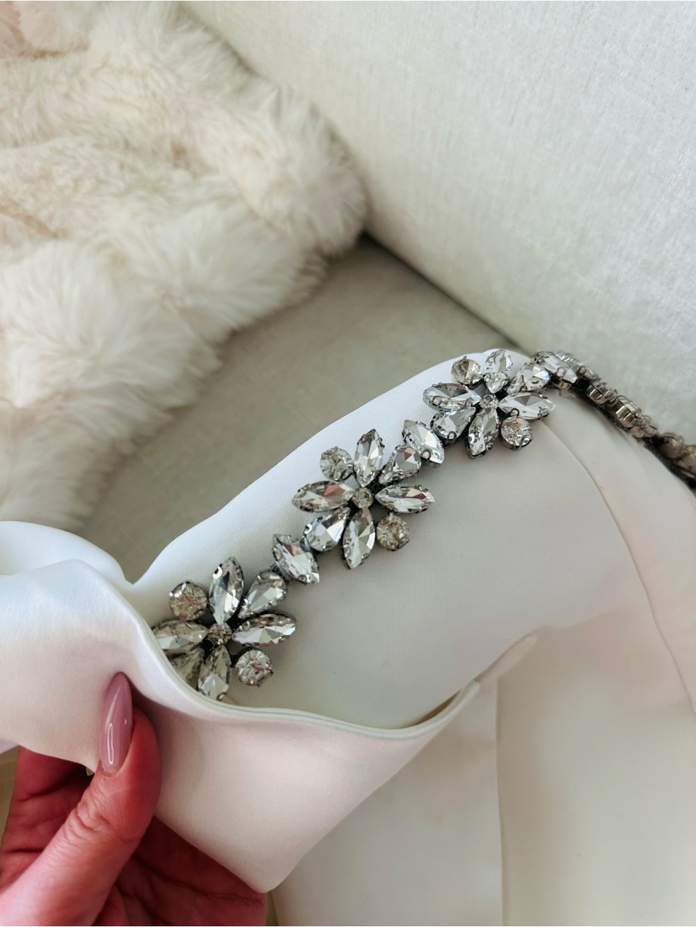 NADINE MERABI DAVINA White Embellished Crystal-Trim Blazer - Picture 6 of 9